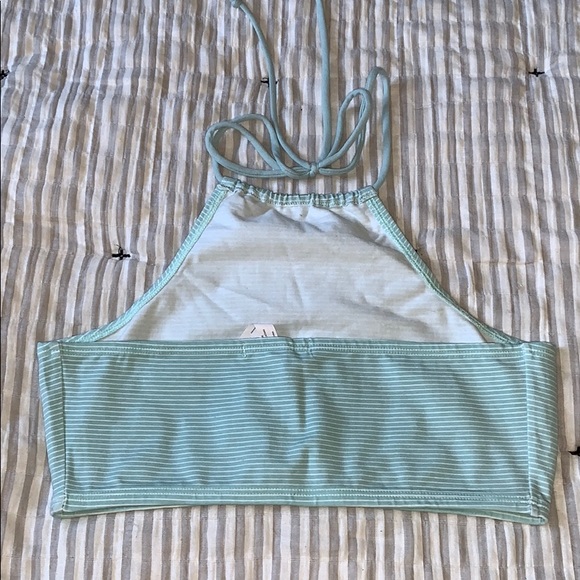 New Out from under Halter Crop Top - Picture 3 of 4